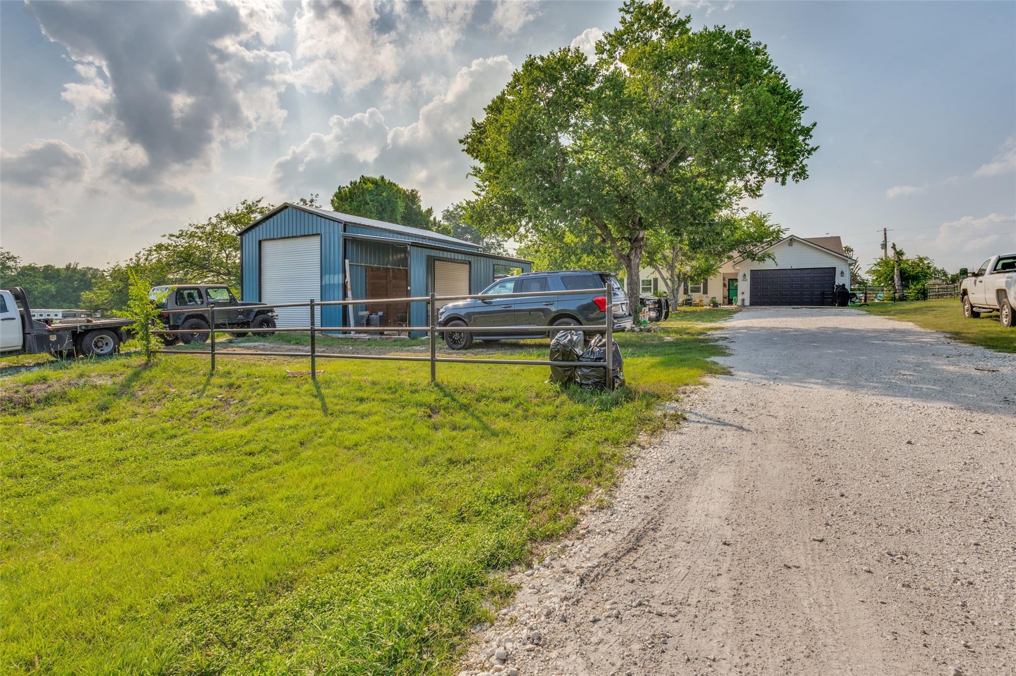 1052 Meandering WAY — photo 3