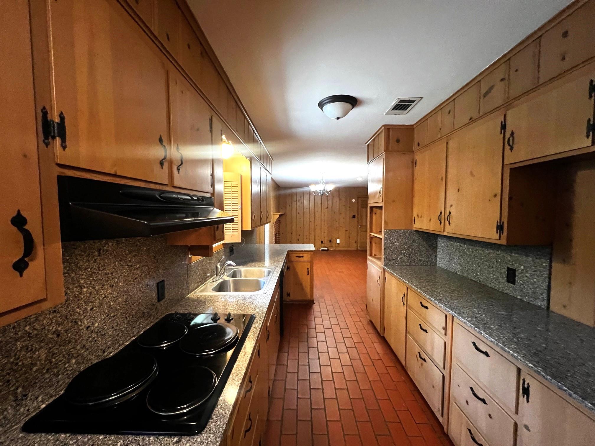 235 Lower Line ST — photo 4