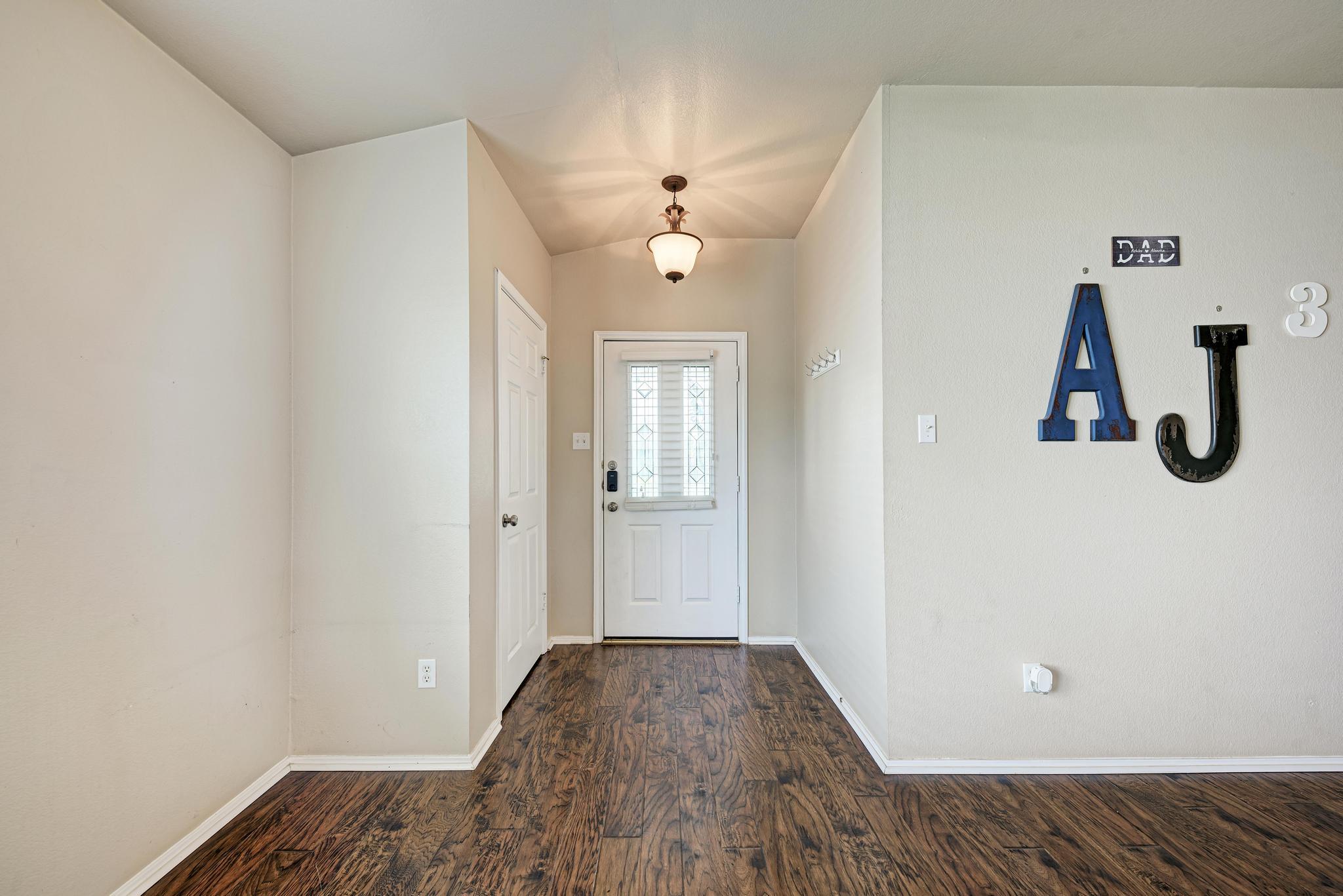305 Creek Ledge DR — photo 5