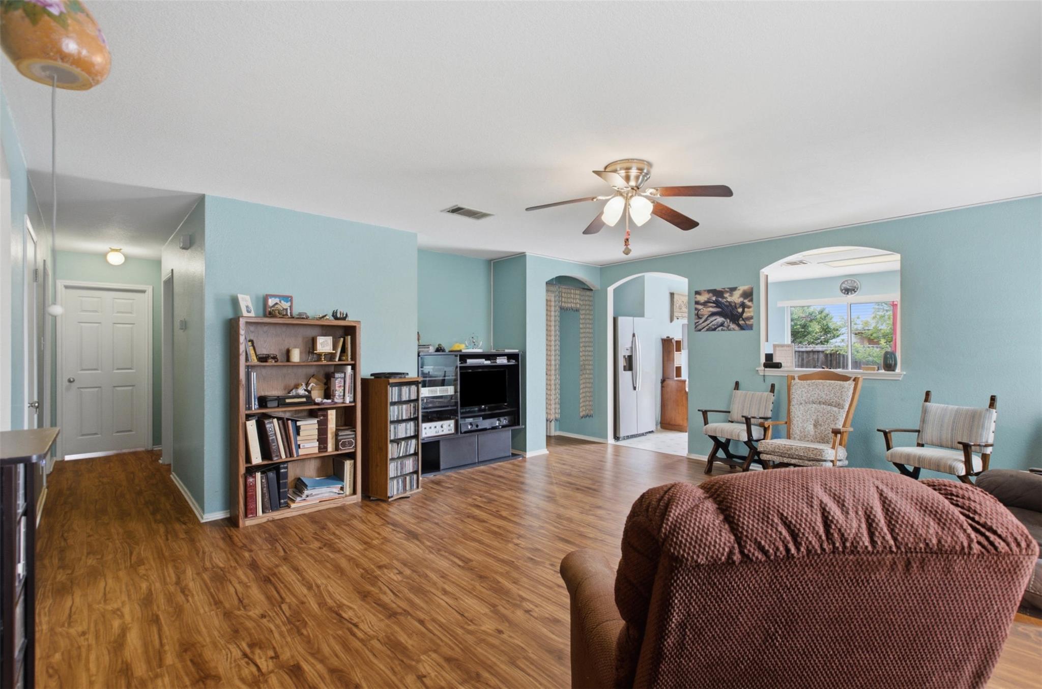 718 Blair Ave — photo 3