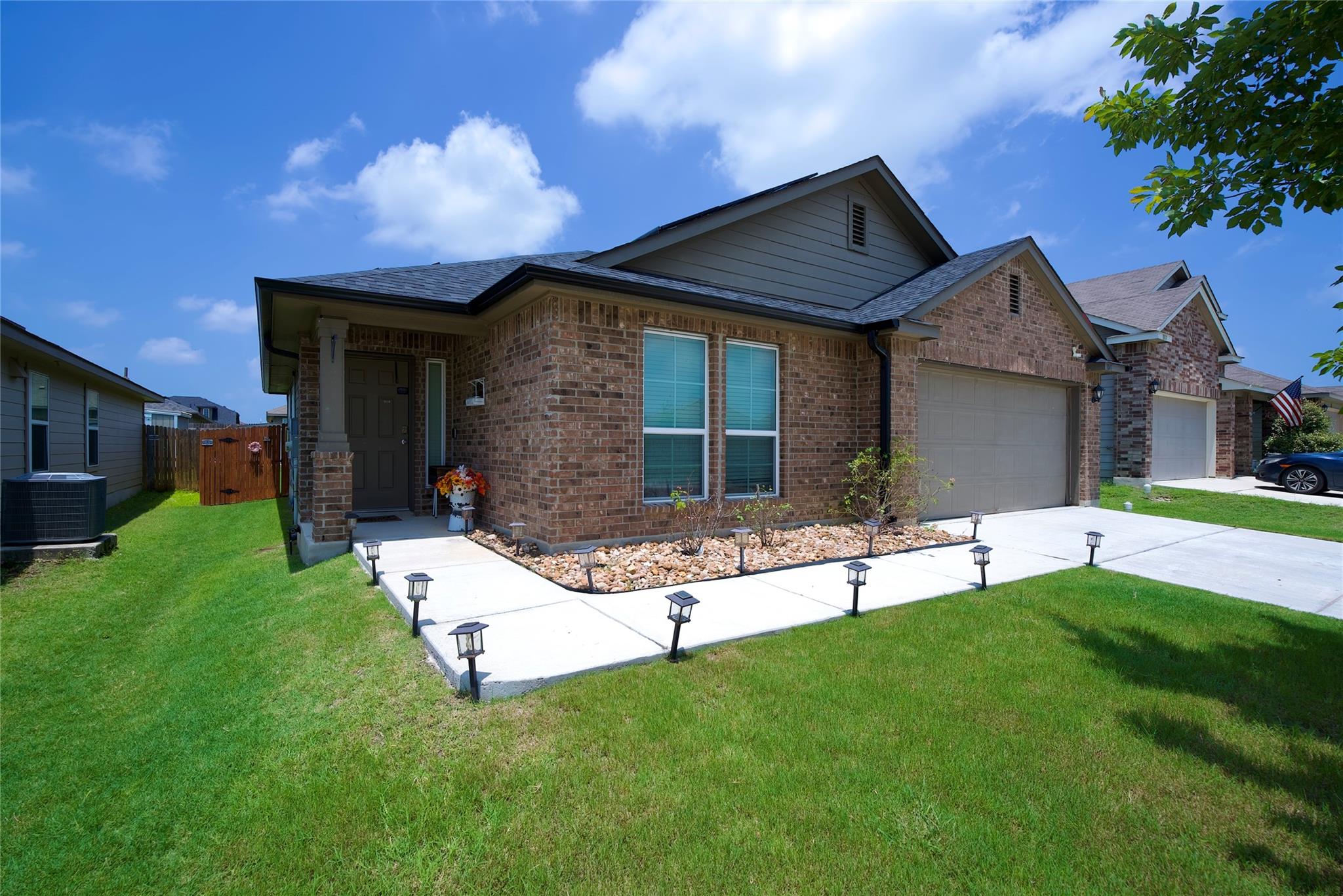 1041 Dumfries DR — photo 5