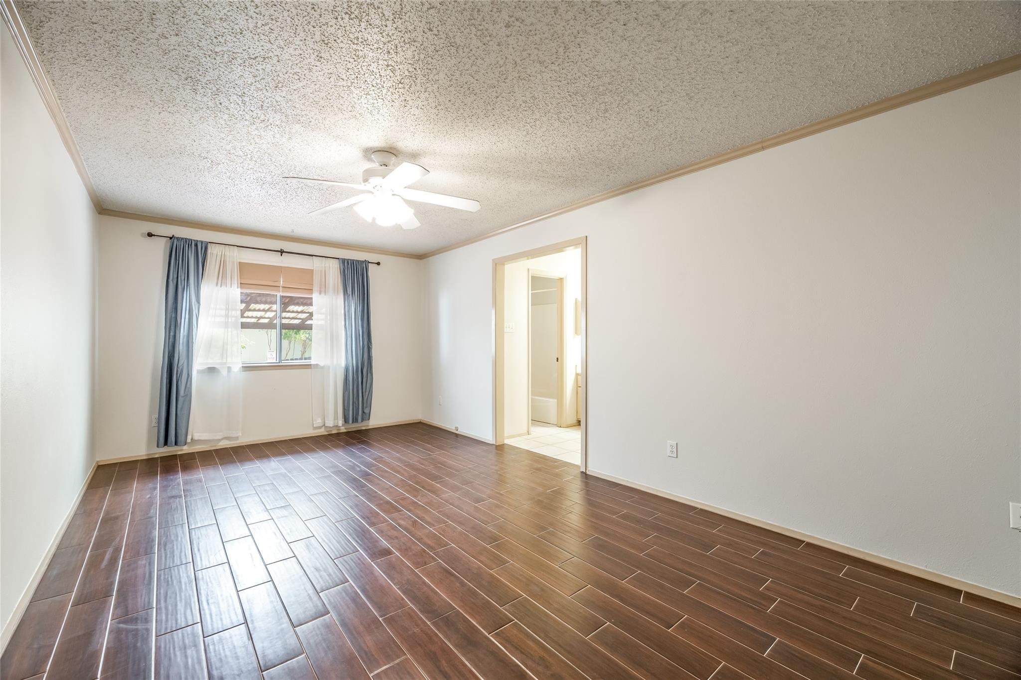 1006 Silbury DR — photo 3