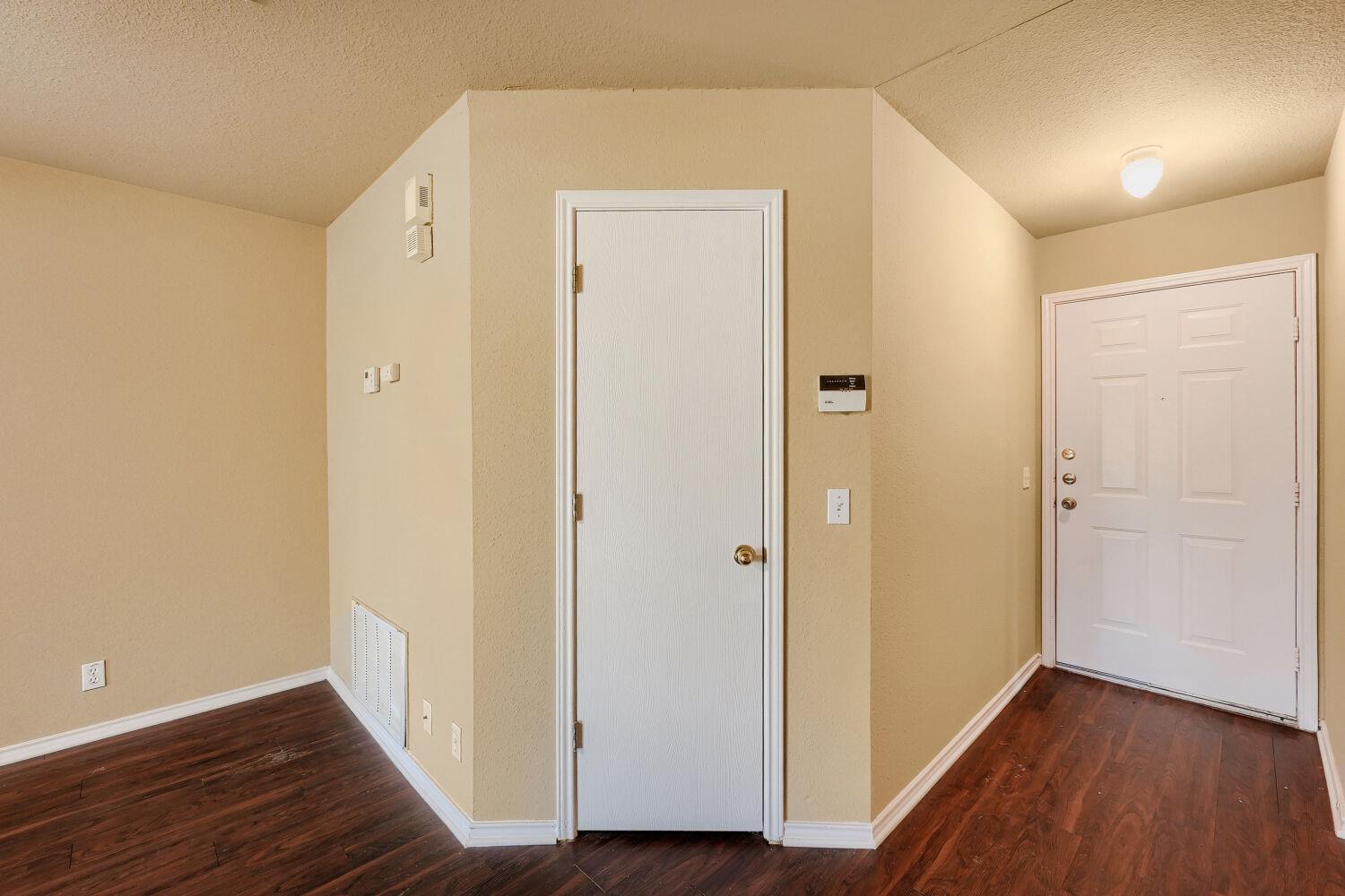 196 Goddard DR — photo 5