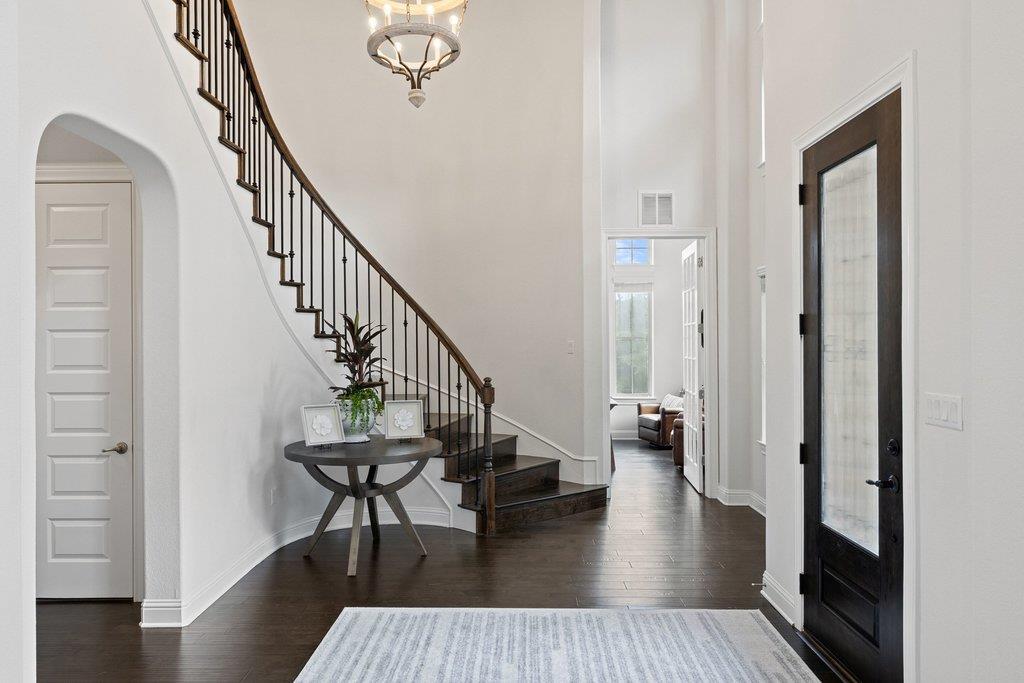215 Lodestone LN — photo 3