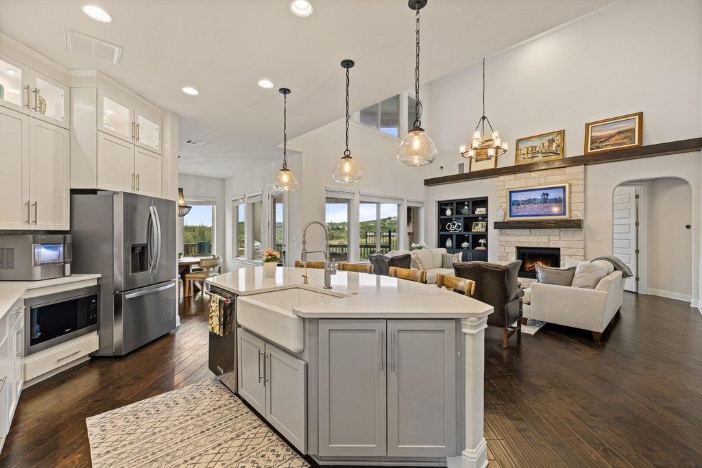 215 Lodestone LN — photo 4