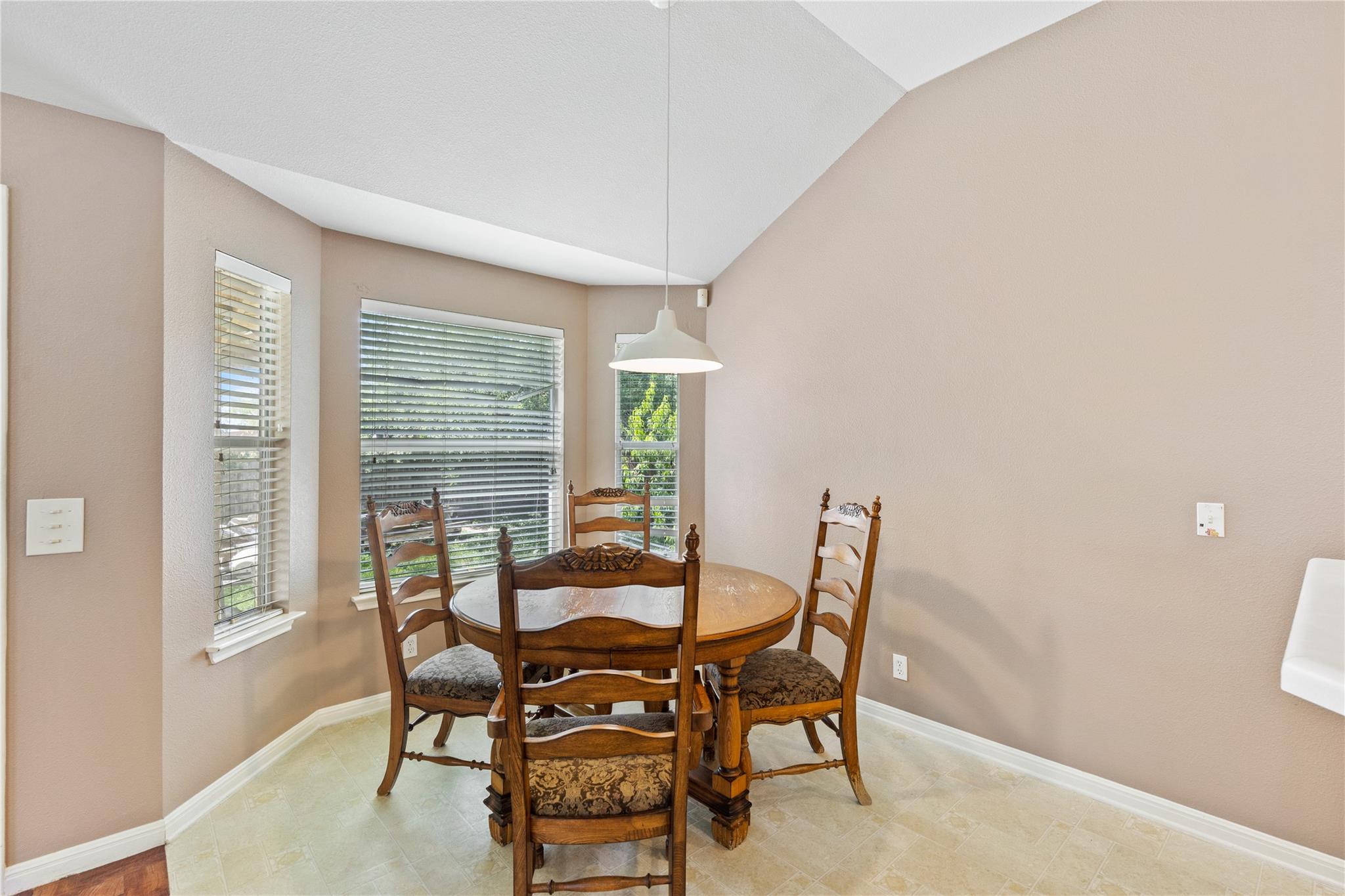 5802 Vasey BLVD — photo 5