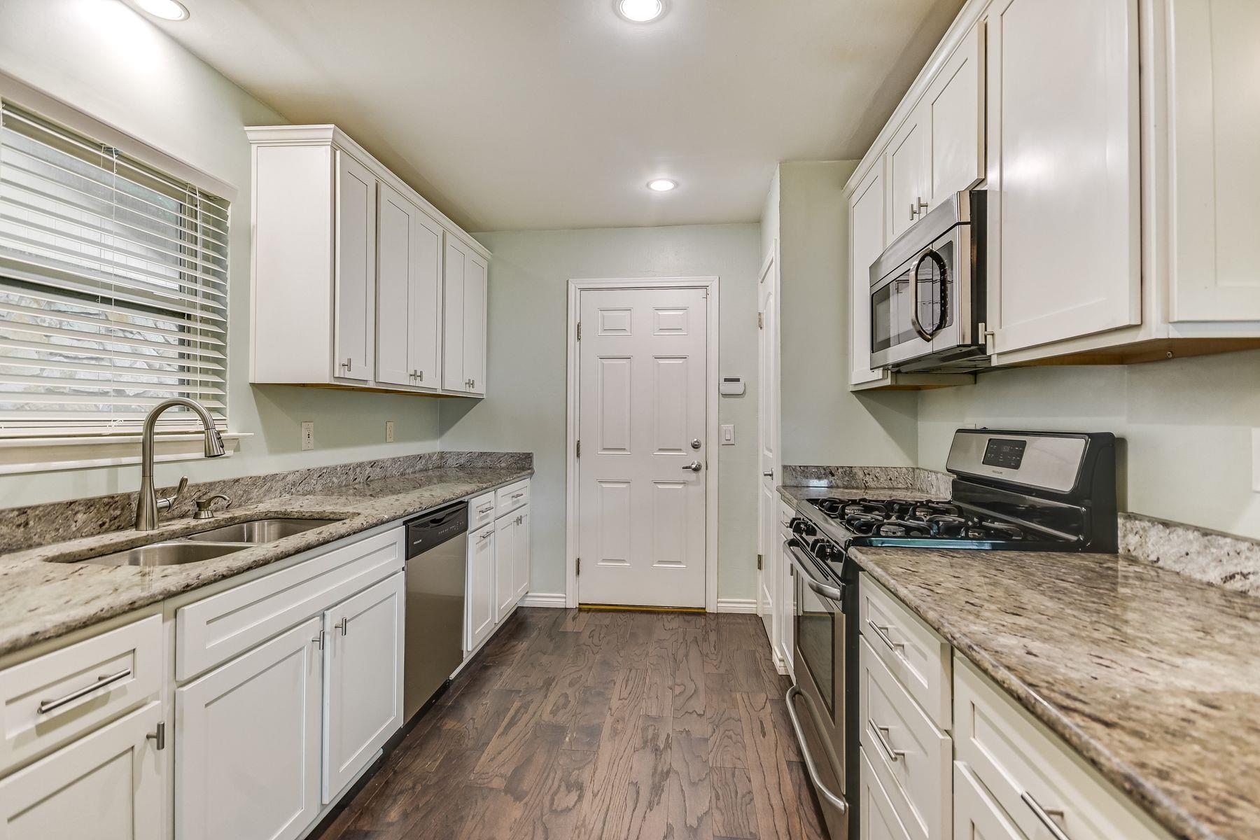 12107 Scissortail DR — photo 4