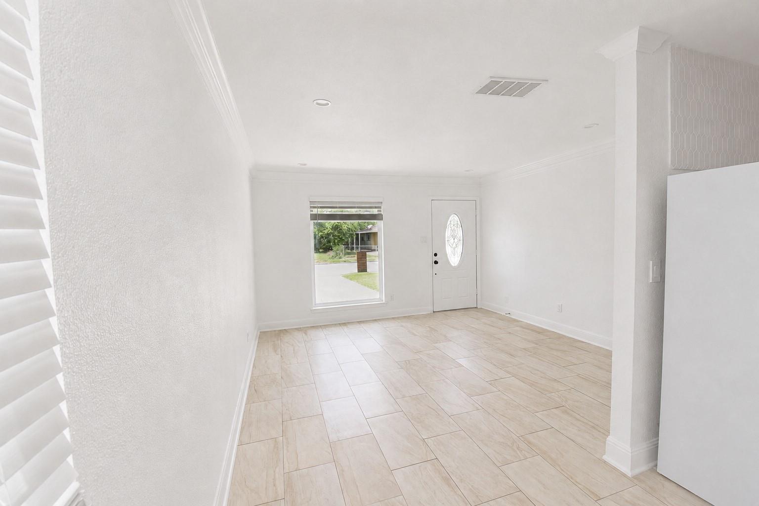 6027 Bluebell CIR — photo 4