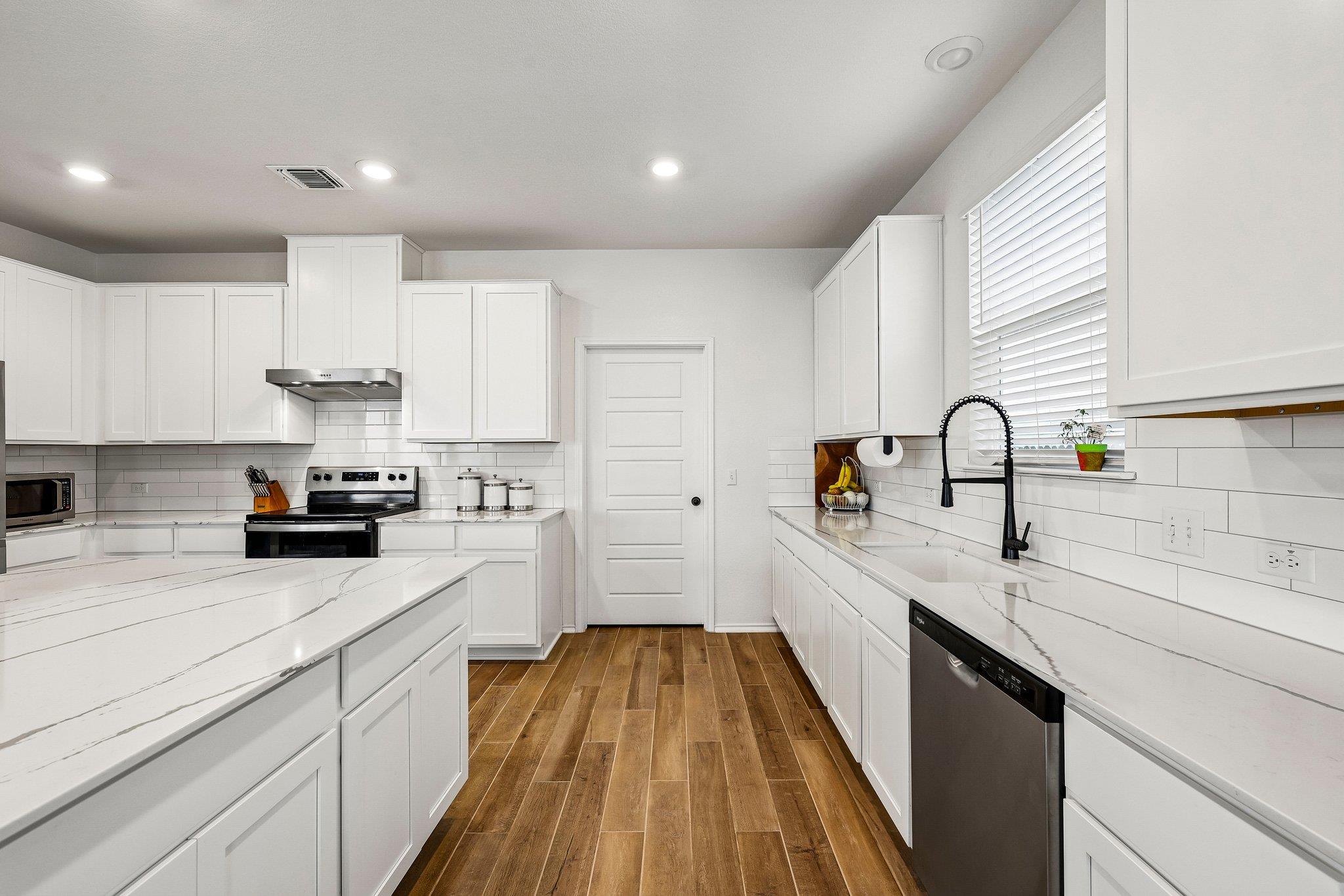12720 Oxford Vineyard LN — photo 4