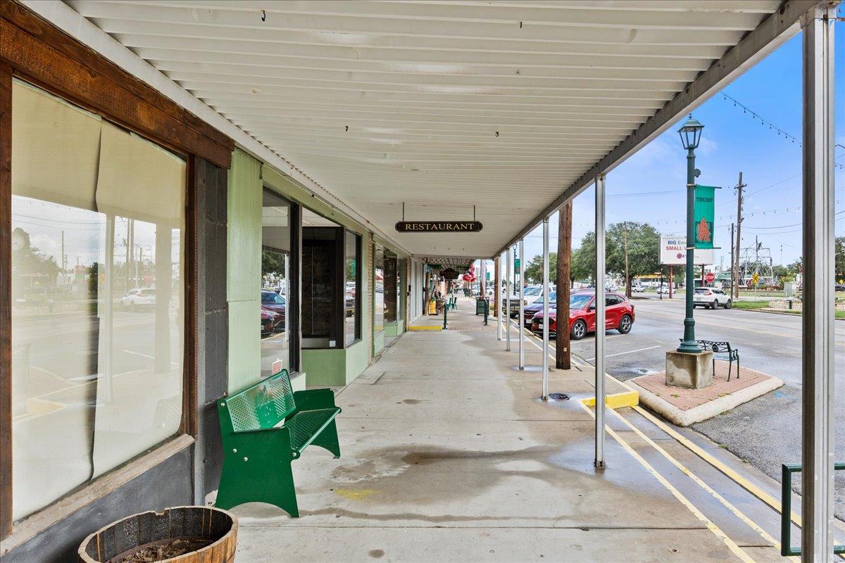 521 Davis ST — photo 4