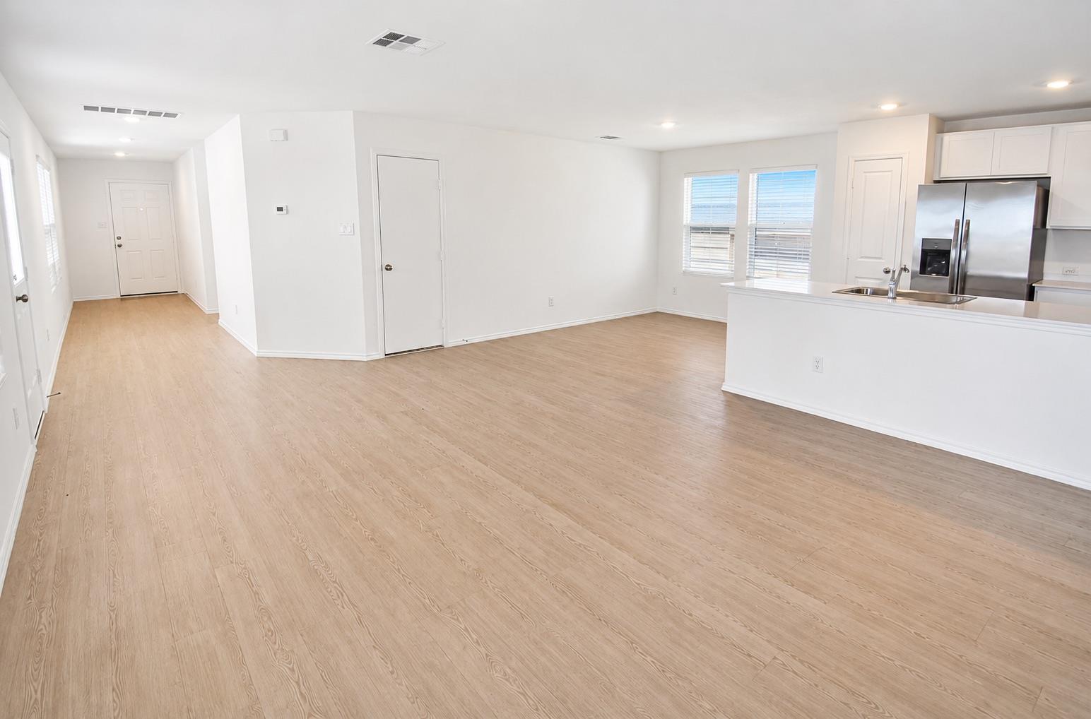 397 Keefer LN — photo 3