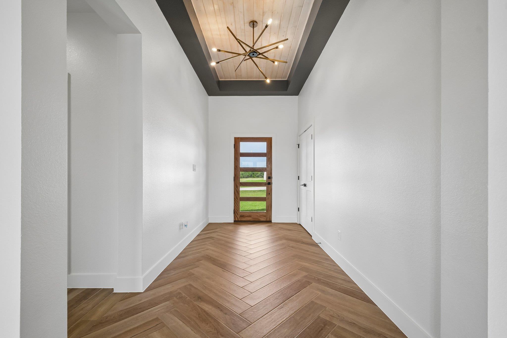 109 Silverado DR — photo 5