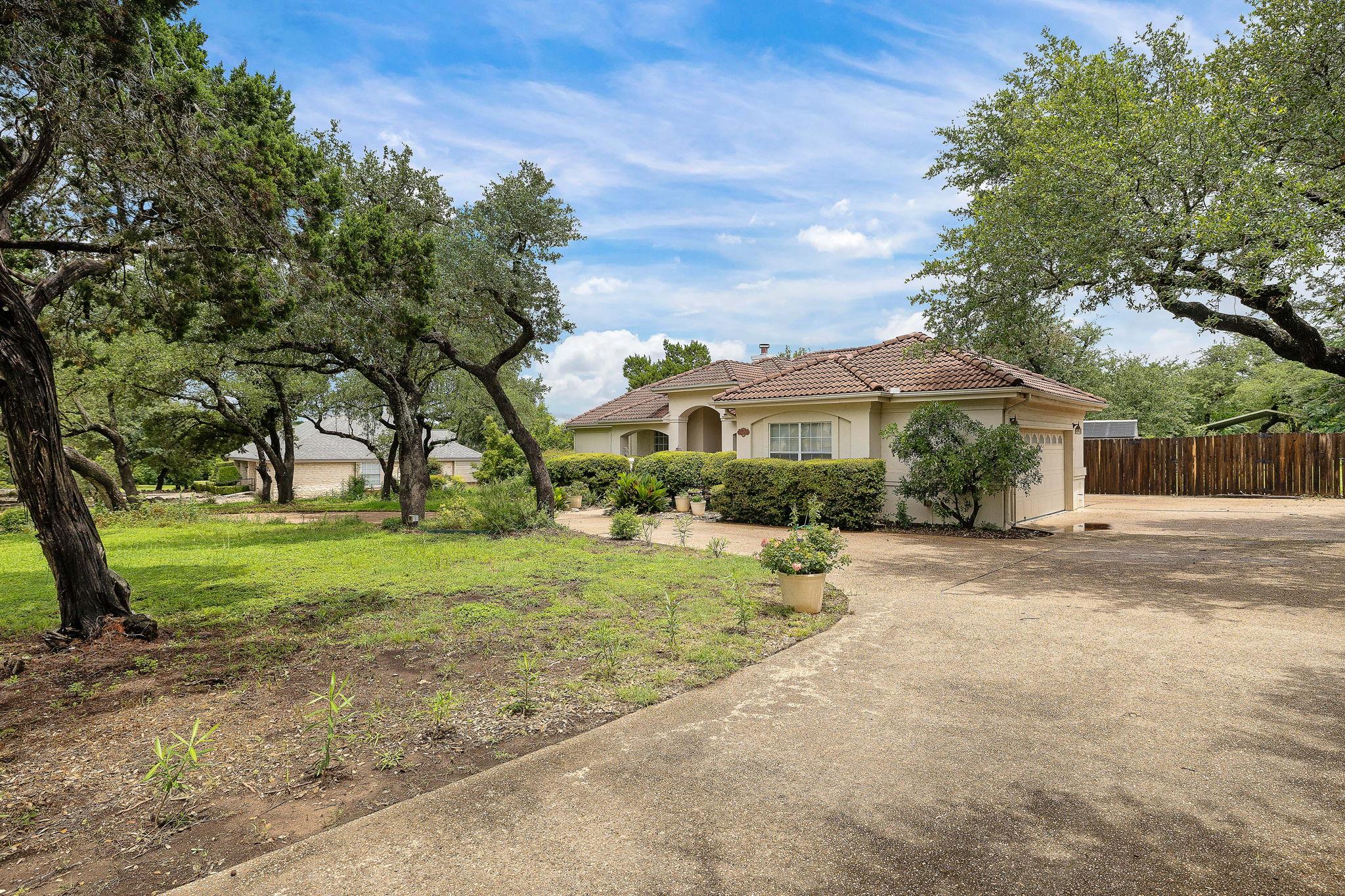 9608 Streamside DR — photo 4