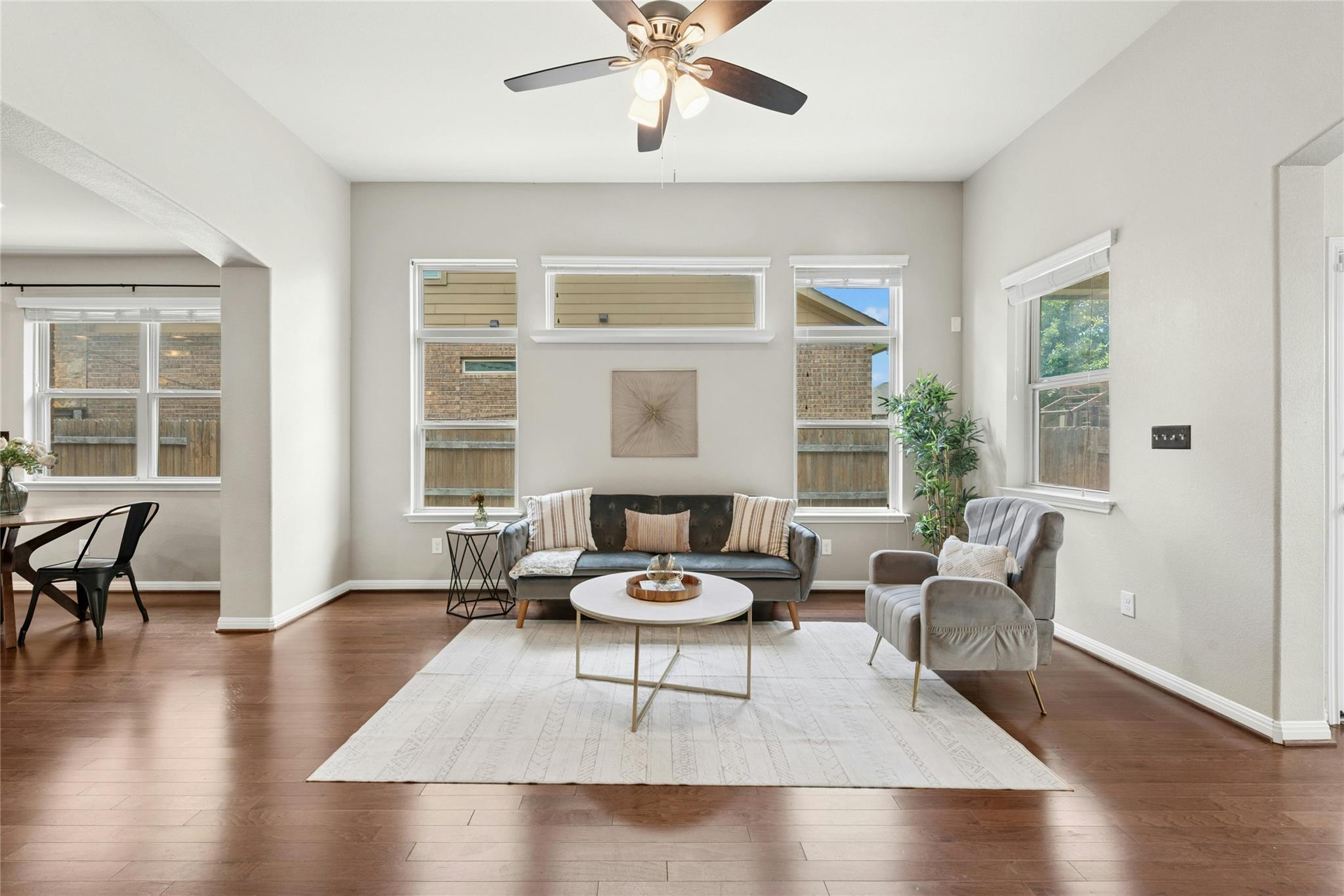 2704 Santa Ana LN — photo 3