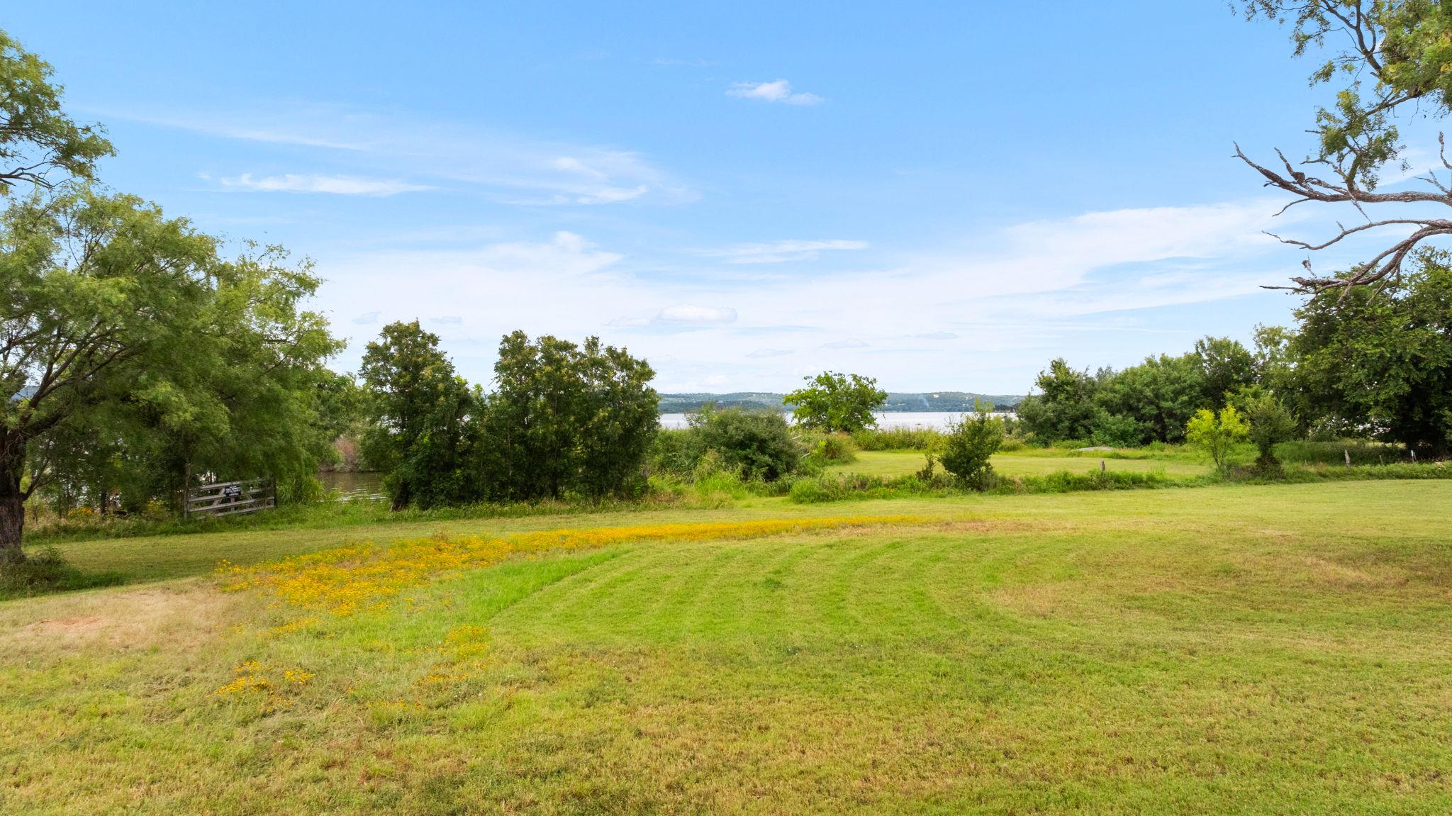 131 Blue Bird LN — photo 3