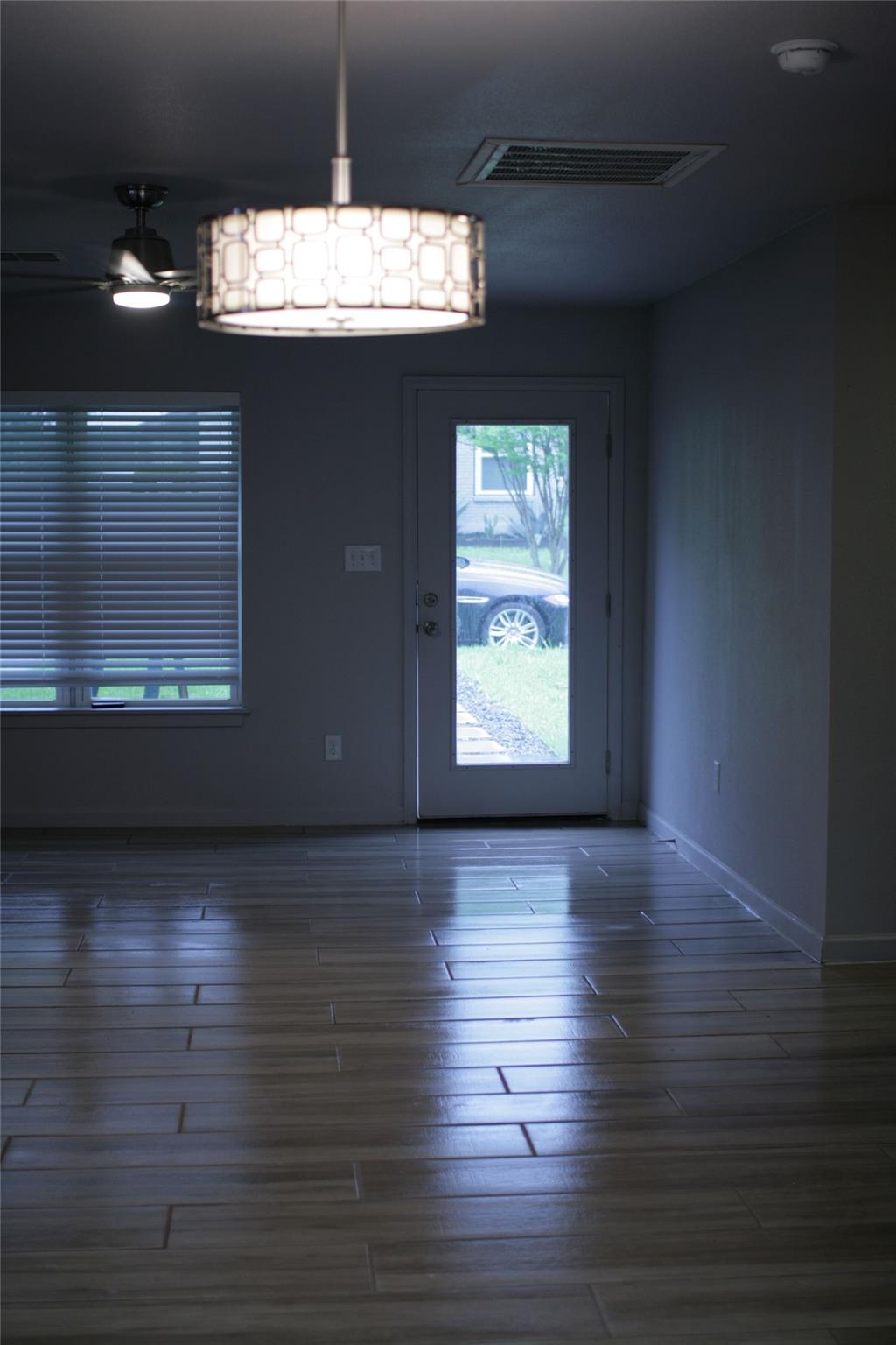 1413 Broadmoor DR — photo 3