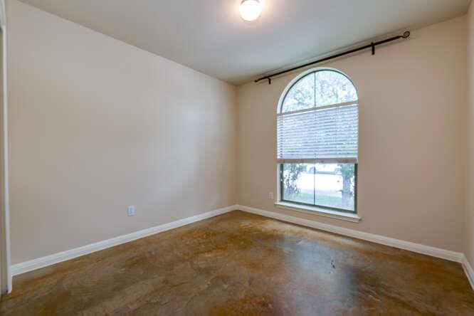 4504 Halliday Ave — photo 5
