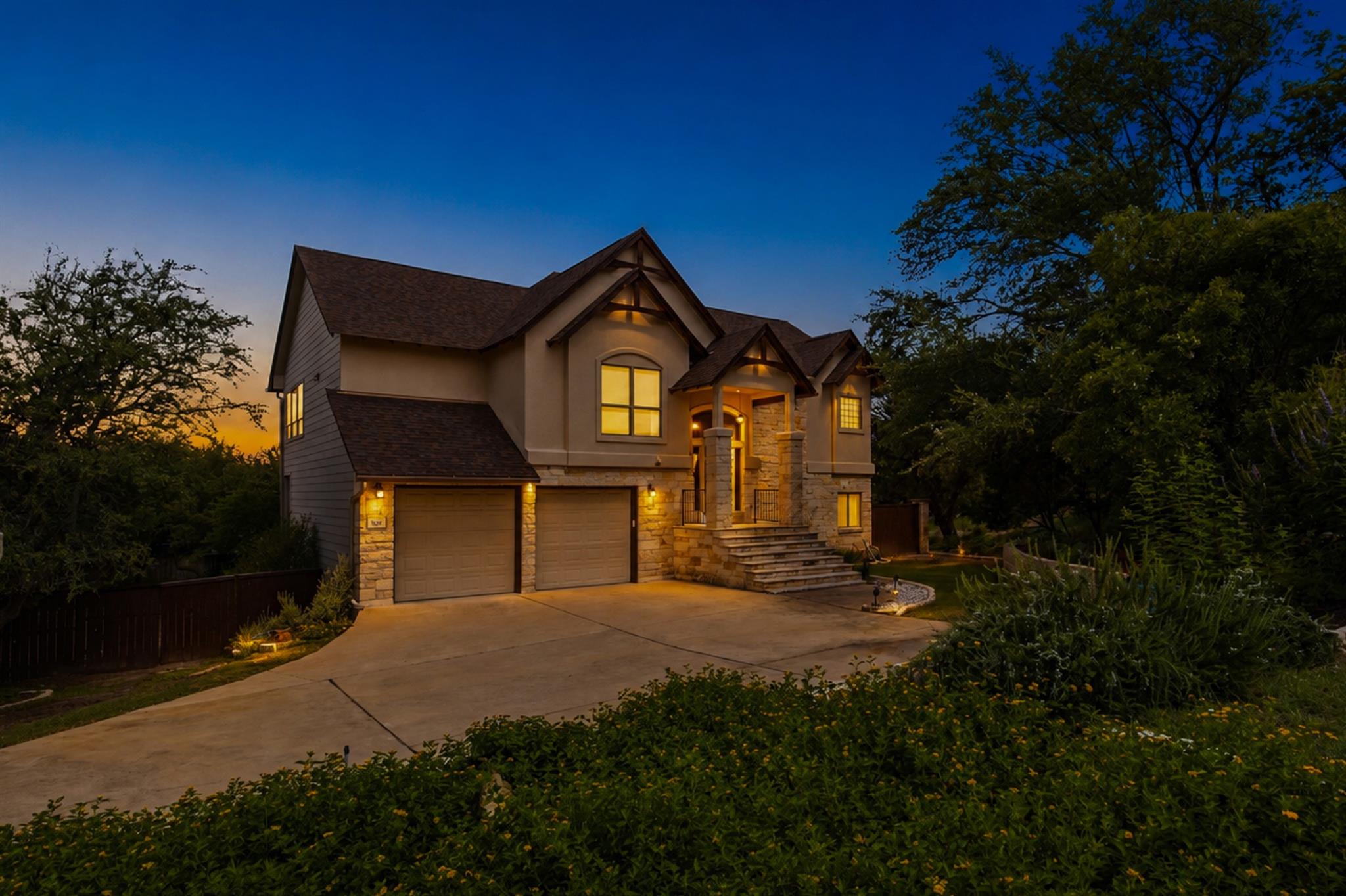 700 Augusta CIR