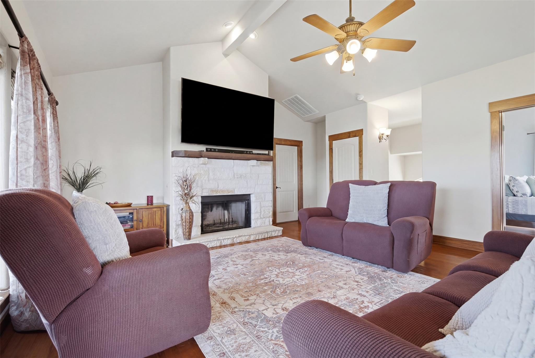 700 Augusta CIR — photo 4