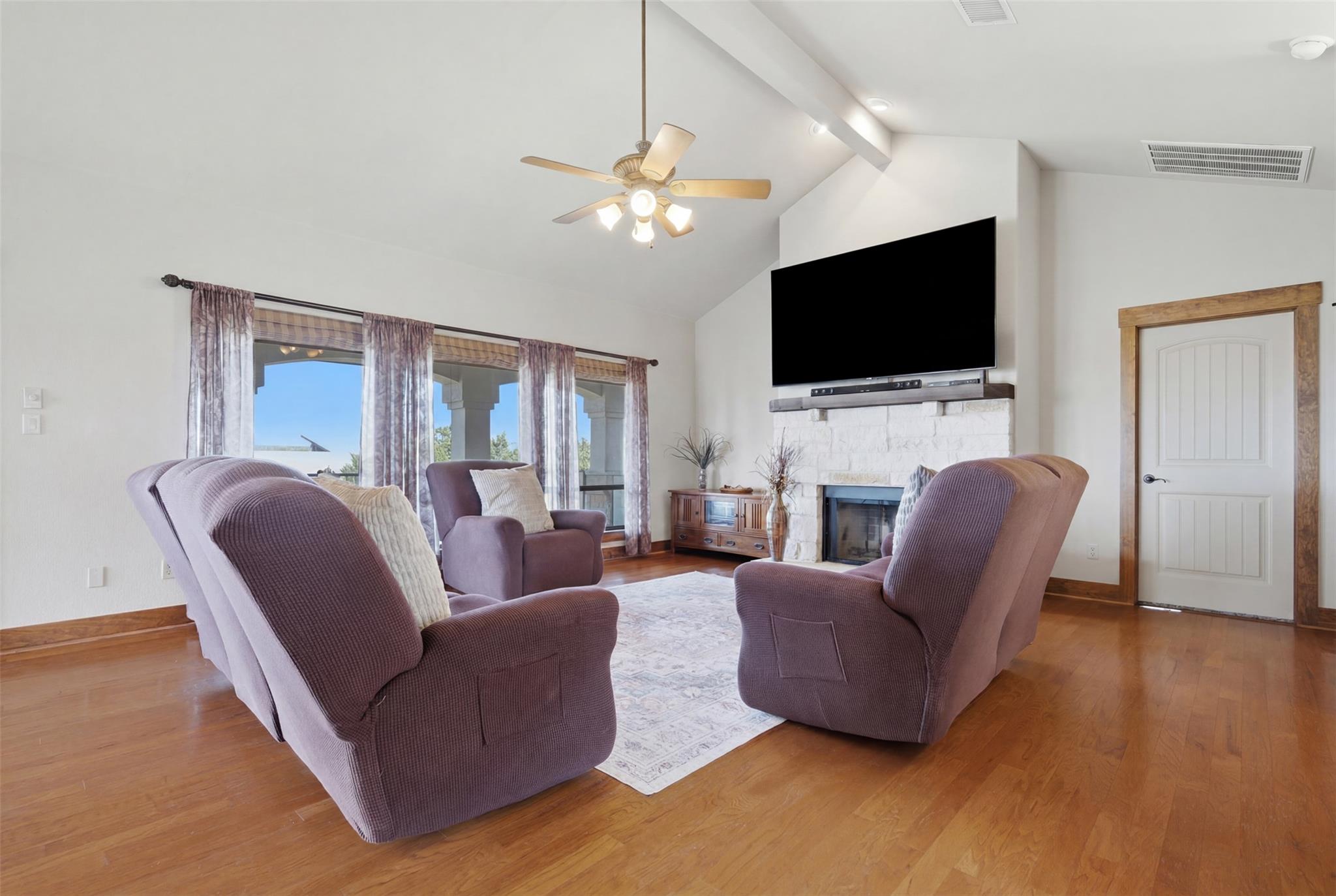 700 Augusta CIR — photo 3