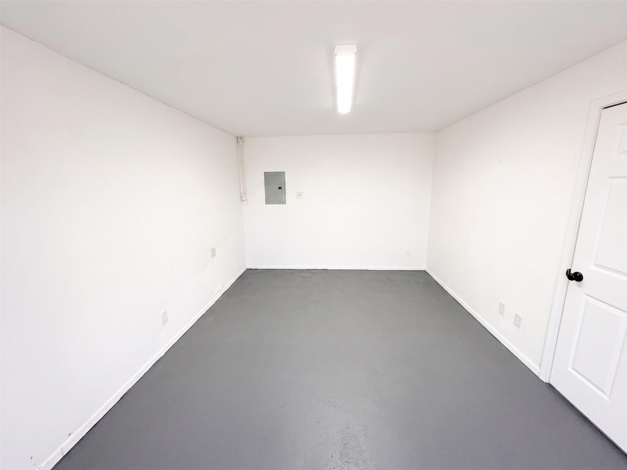 1419 Fleming DR #Warehouse 10 — photo 4