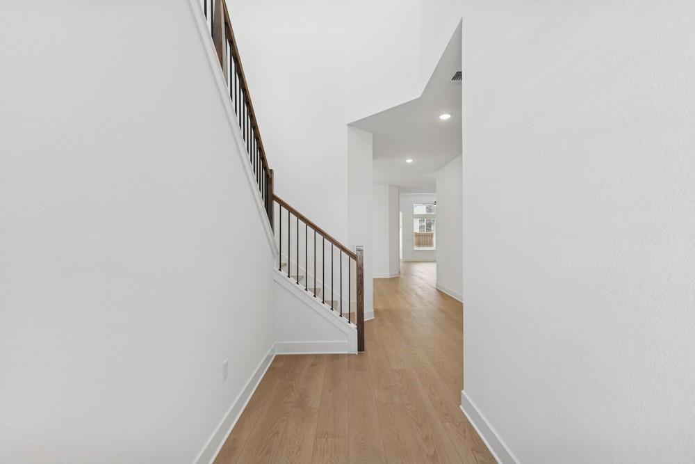 941 Teeler LN — photo 3