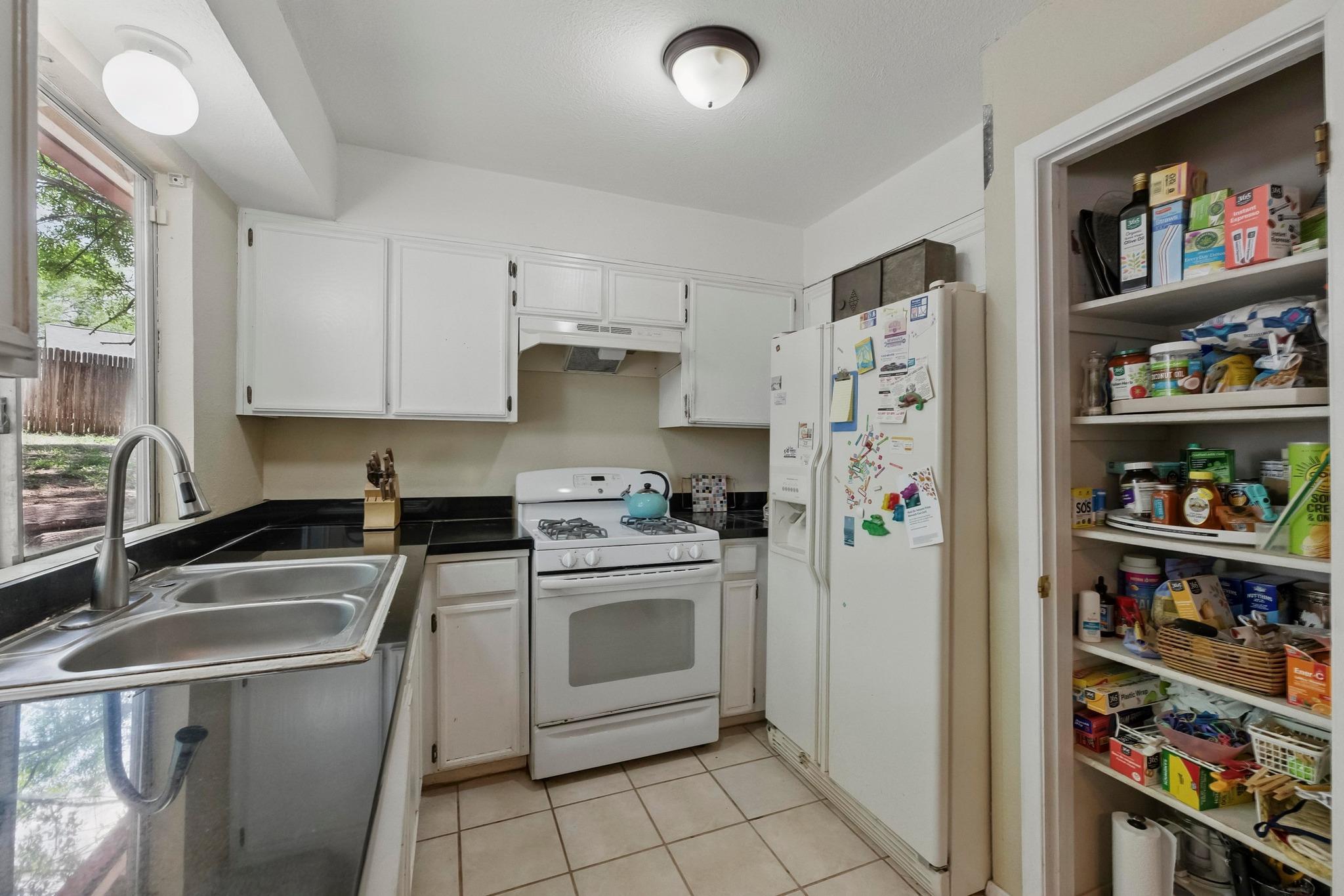 4802 Peach Grove CT — photo 3
