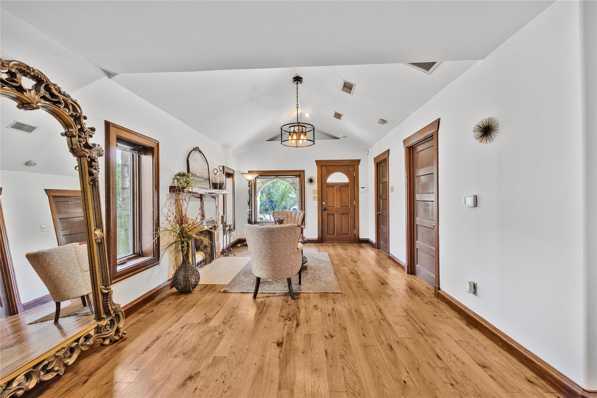 15805 Buddy Ave — photo 5