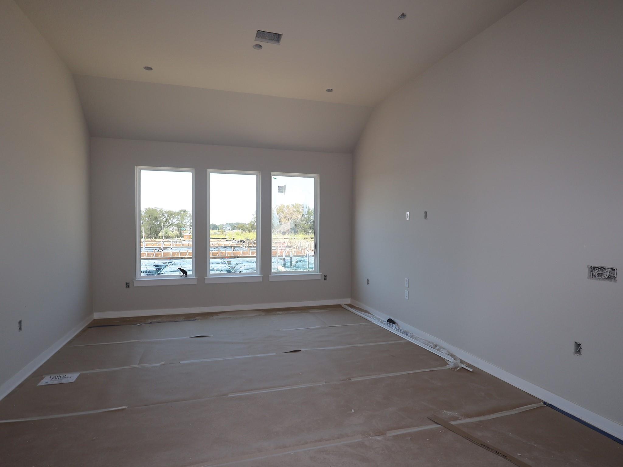 609 Clarissa ST — photo 5