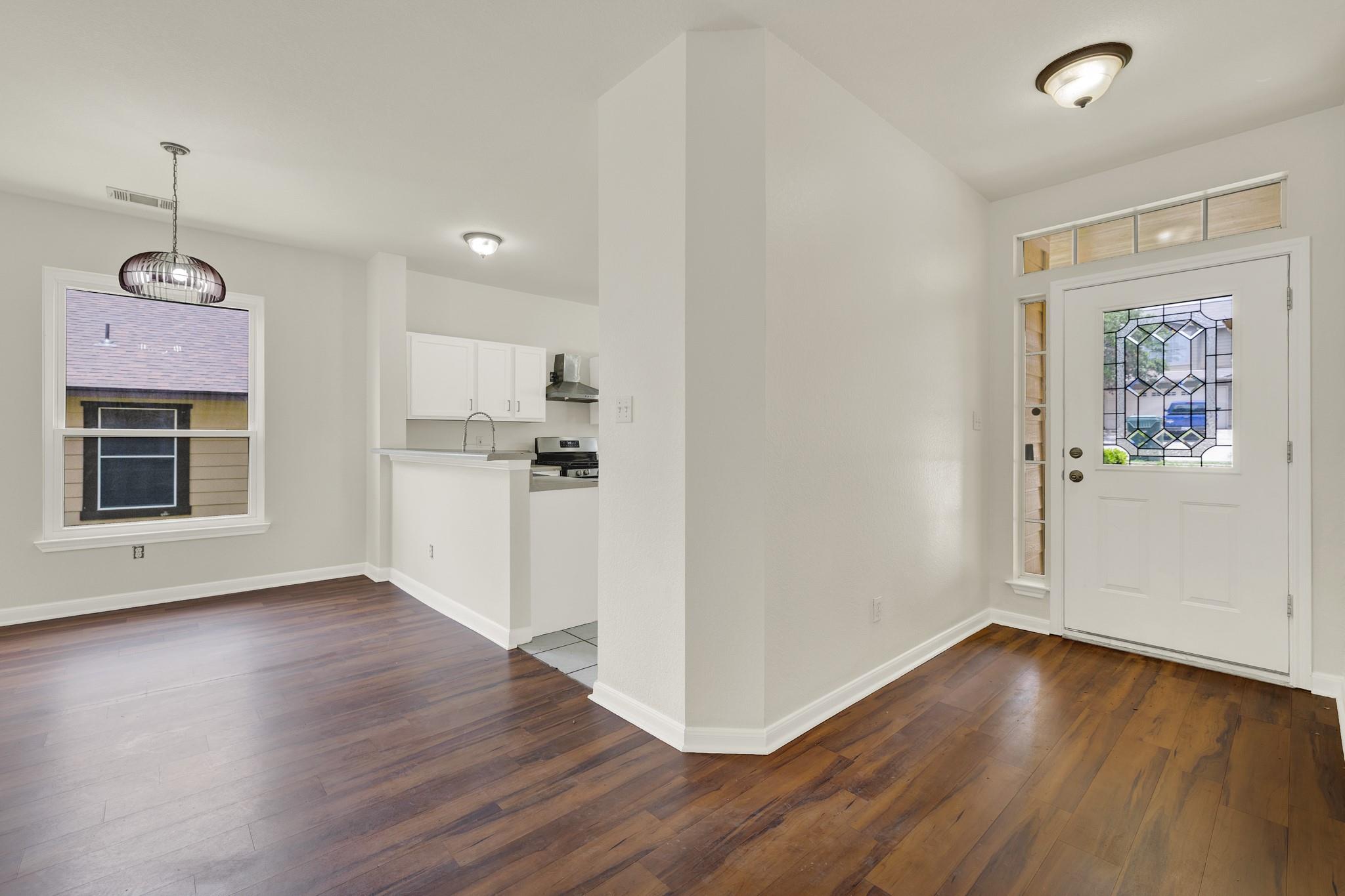 108 Grant CT — photo 5