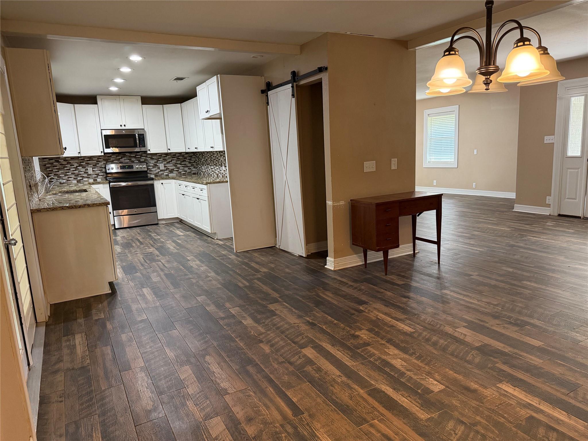 204 Rockdale ST — photo 4