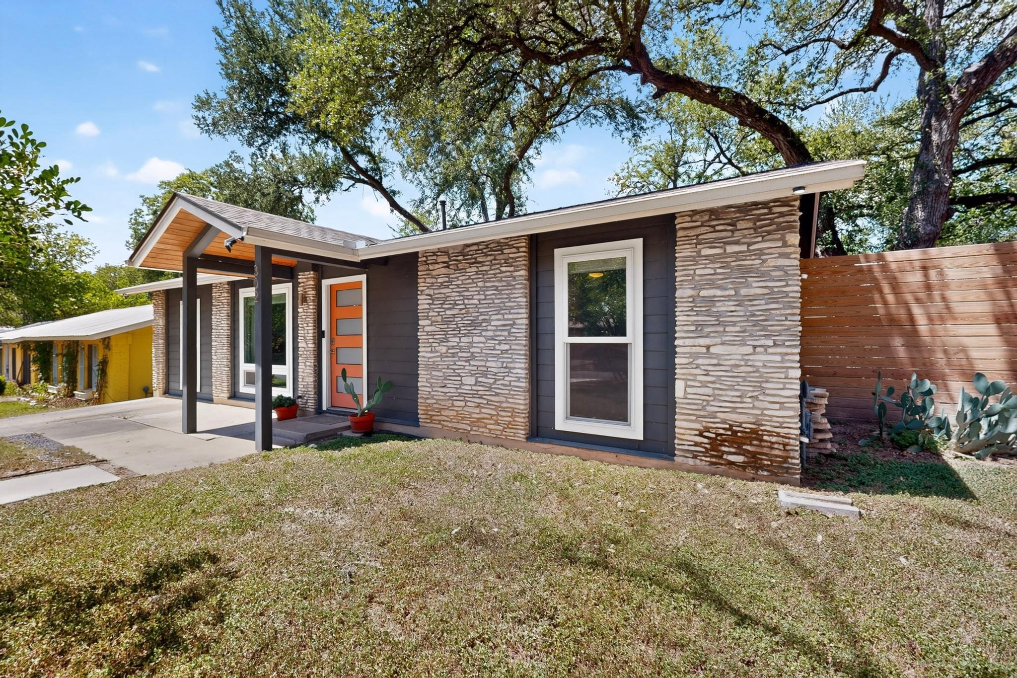 302 Rowland DR — photo 4