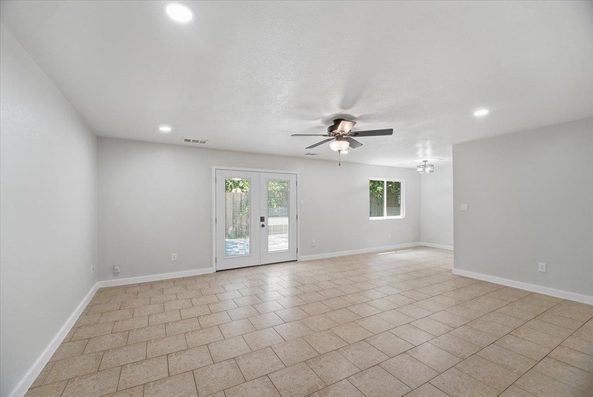 302 Shadow Bend CV — photo 4