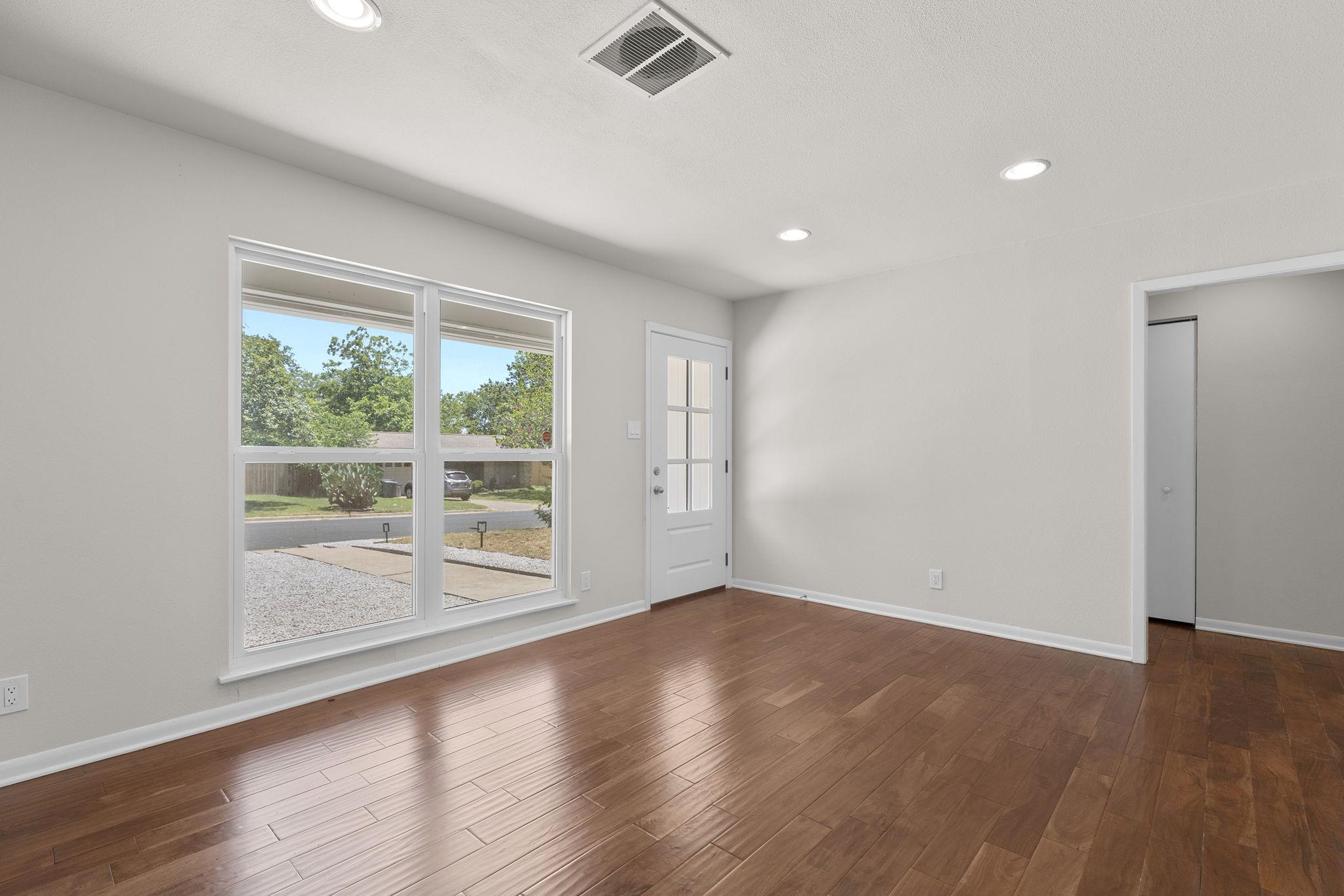 501 Arbor LN — photo 5