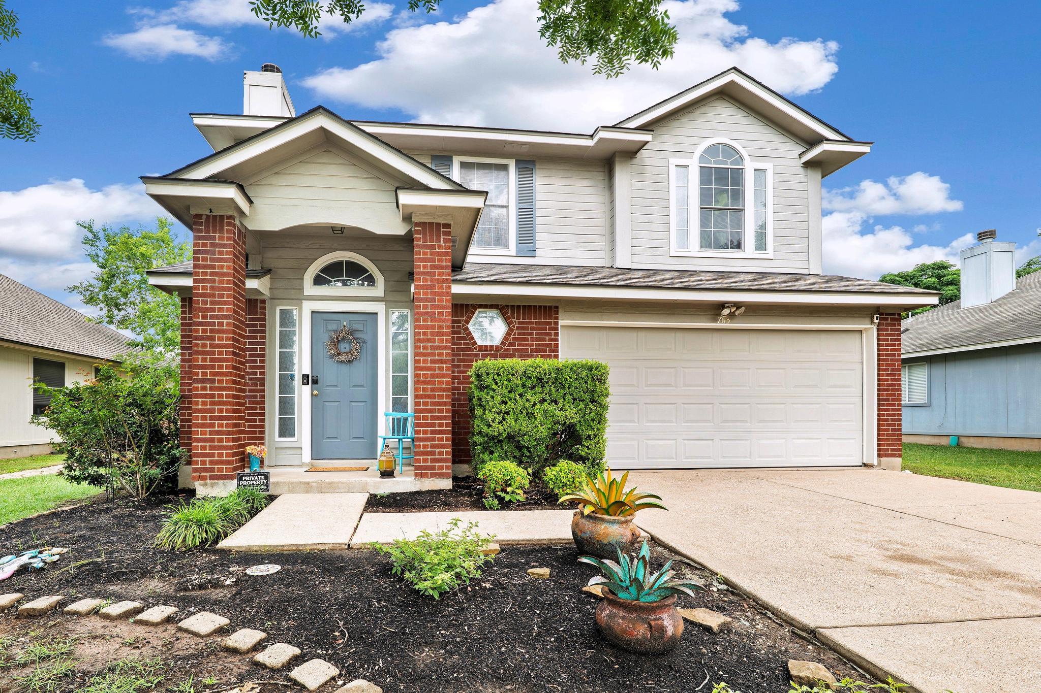 703 Sparkling Brook LN — photo 3