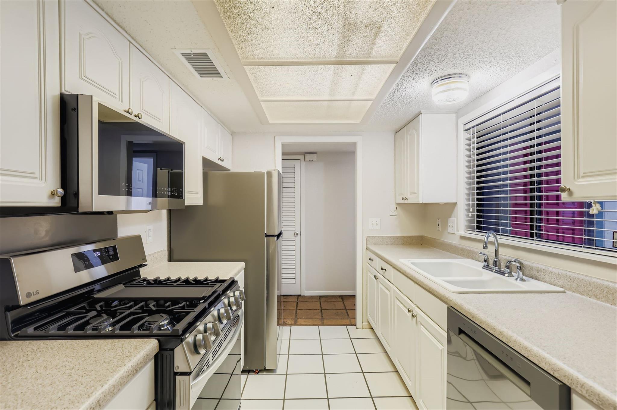 8600 Tallwood Dr #A & B — photo 4