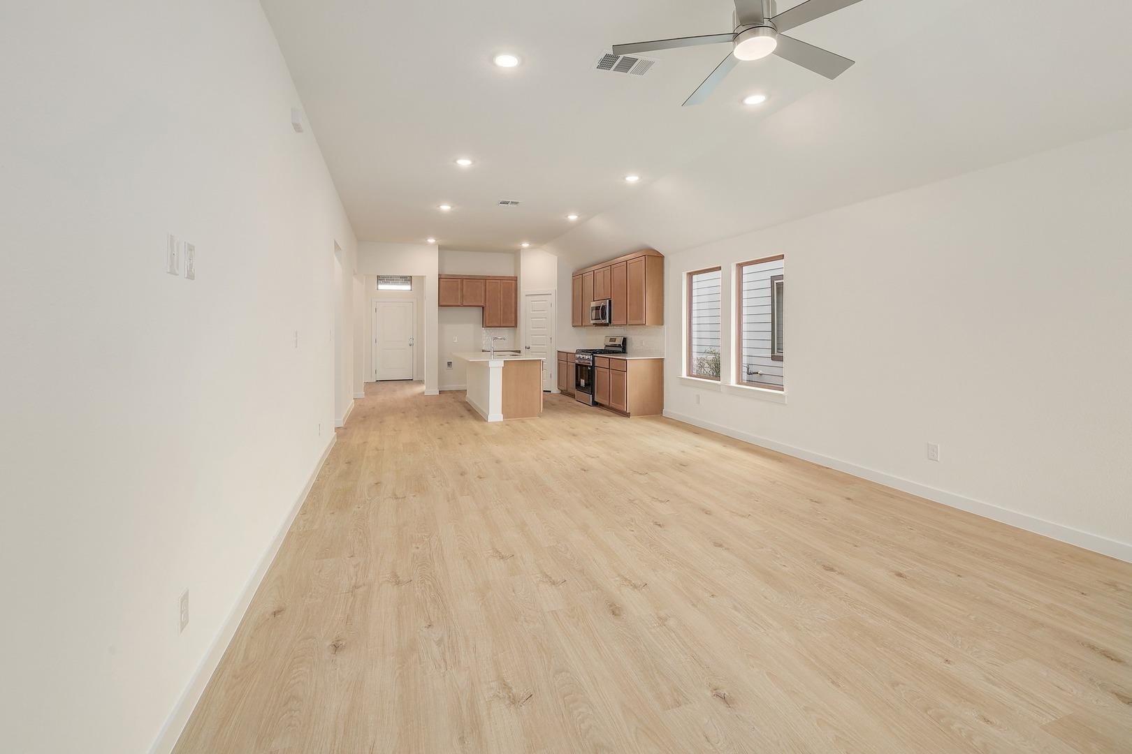 206 Melrose ST — photo 4
