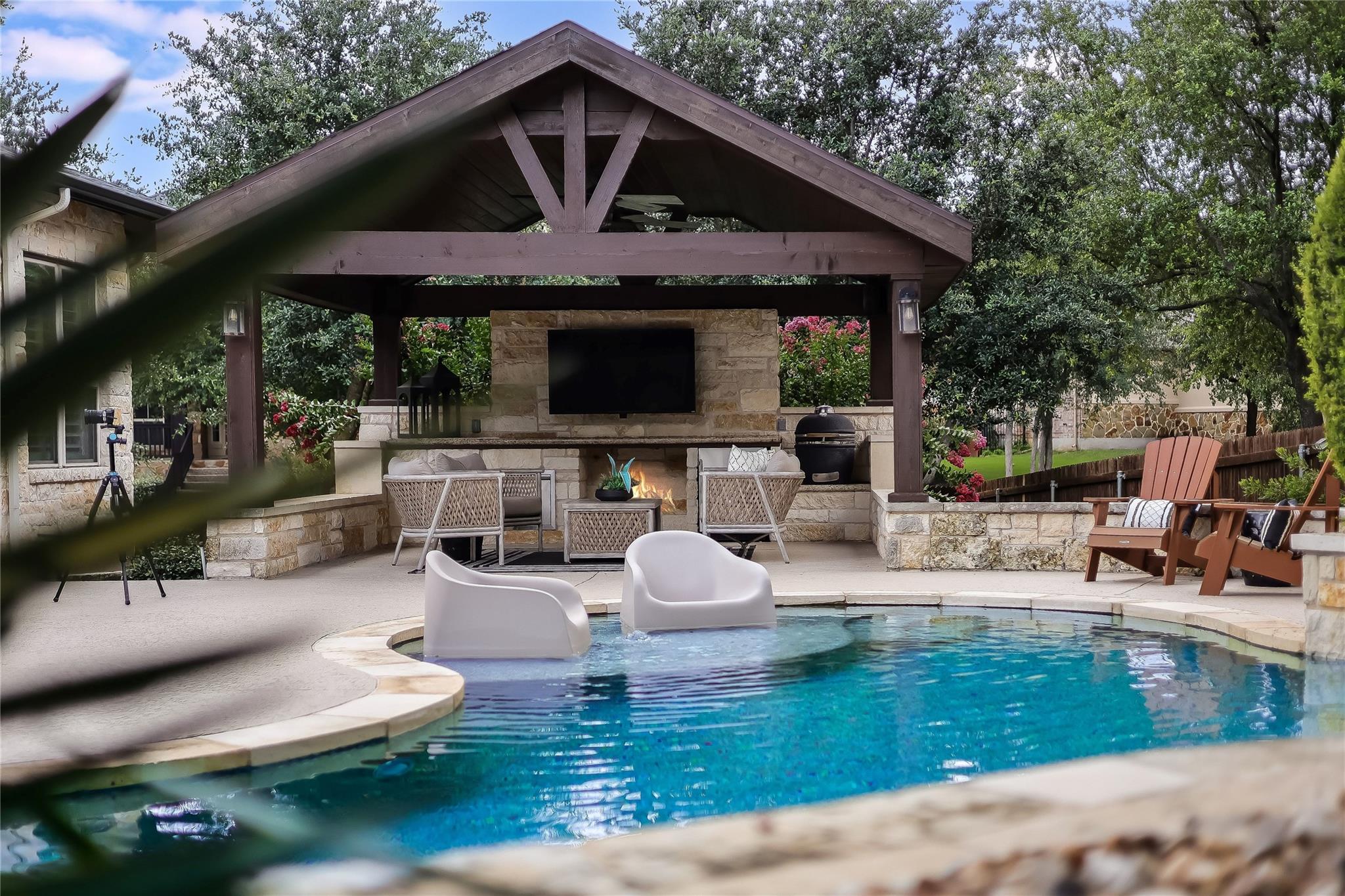 401 Bluff View RD