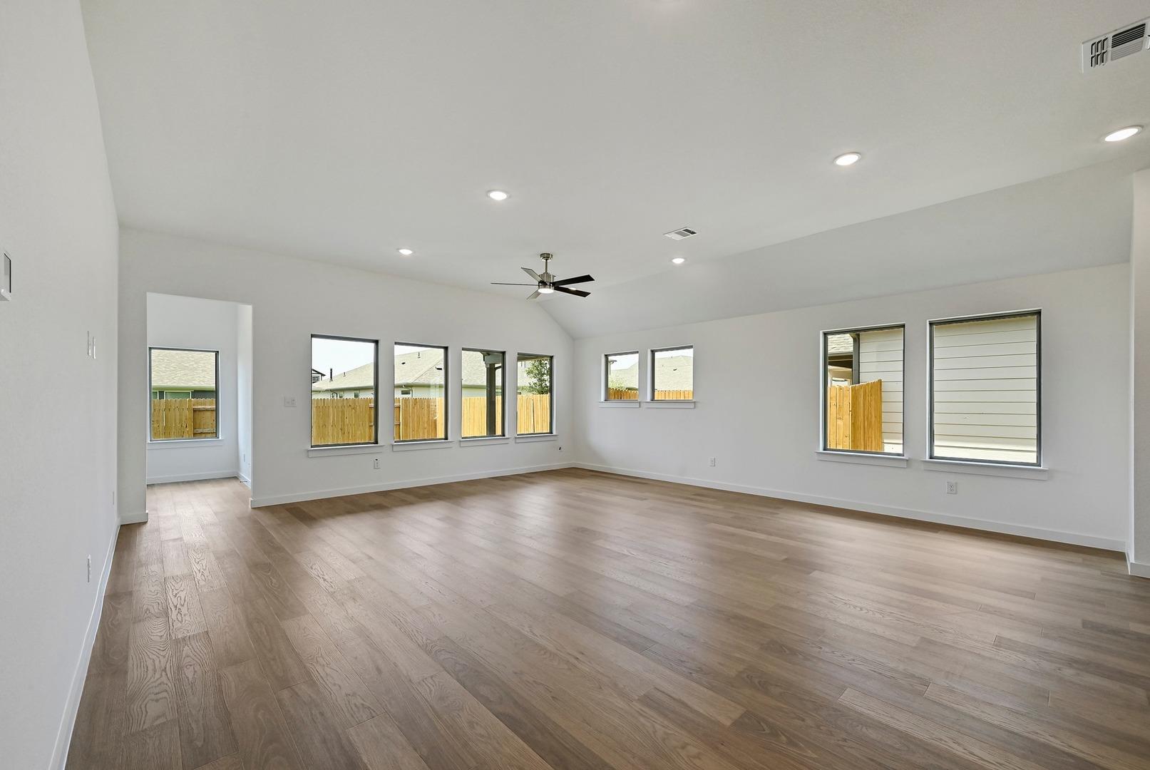 204 Melrose ST — photo 4