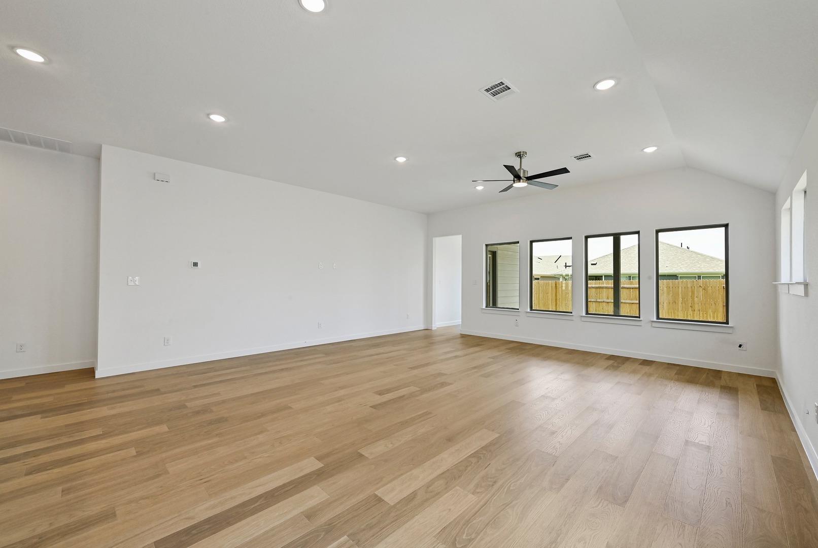 204 Melrose ST — photo 5