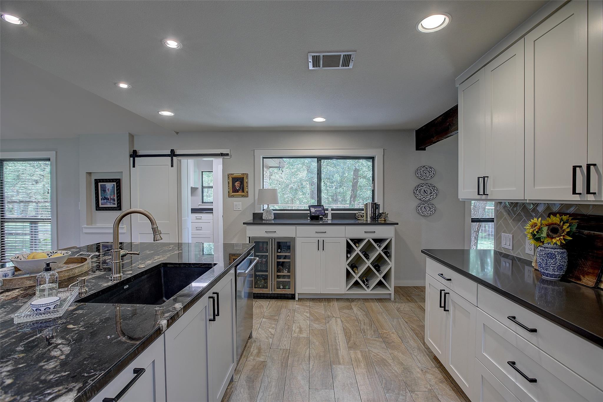 205 Esparada DR — photo 3