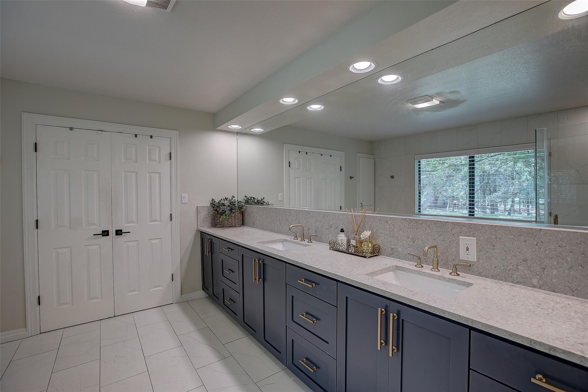 205 Esparada DR — photo 4