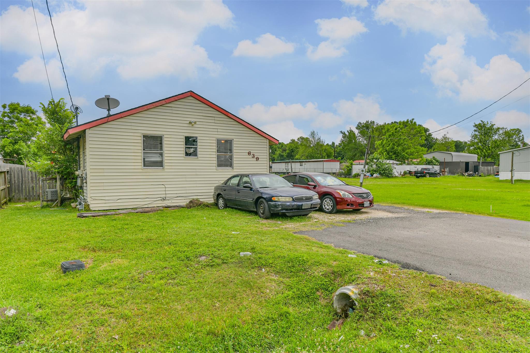 639 Saint Charles DR — photo 3