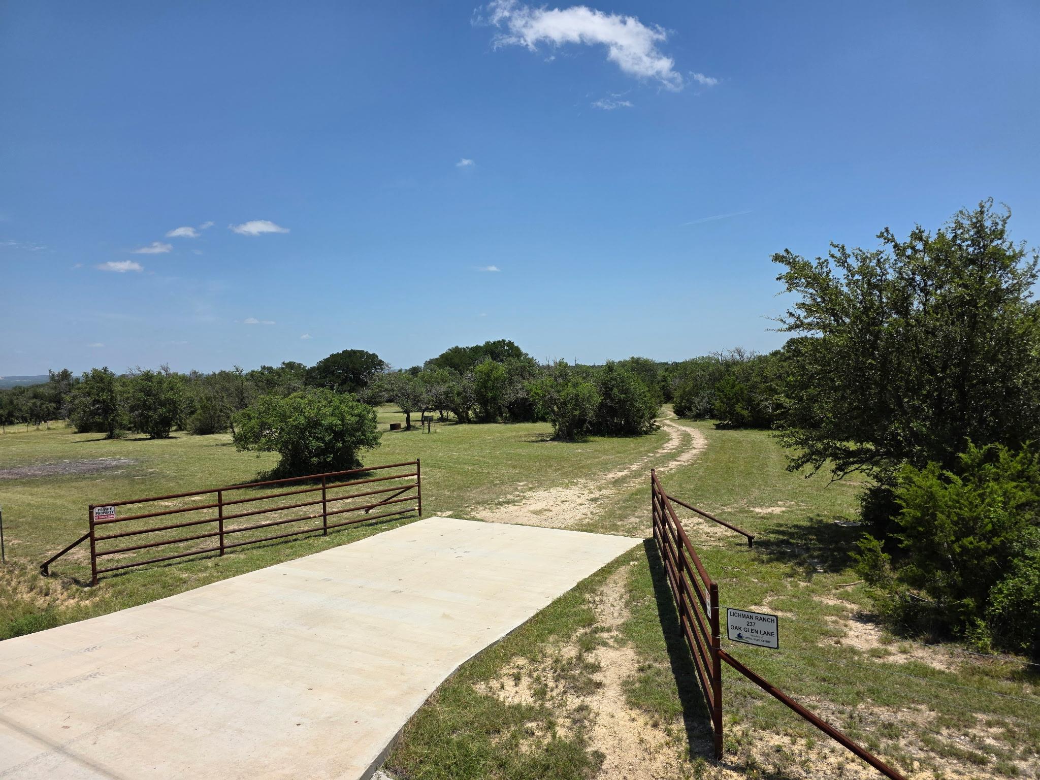 237 Oak Glen LN — photo 4