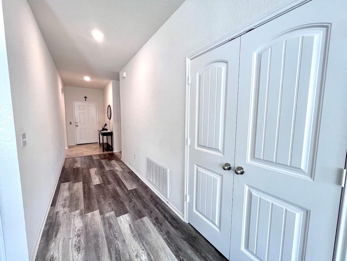 7900 Crystalbrook — photo 4