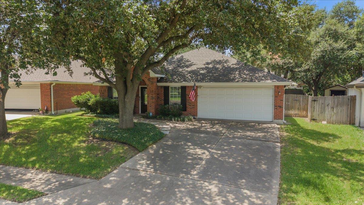 9005 Marthas DR — photo 3