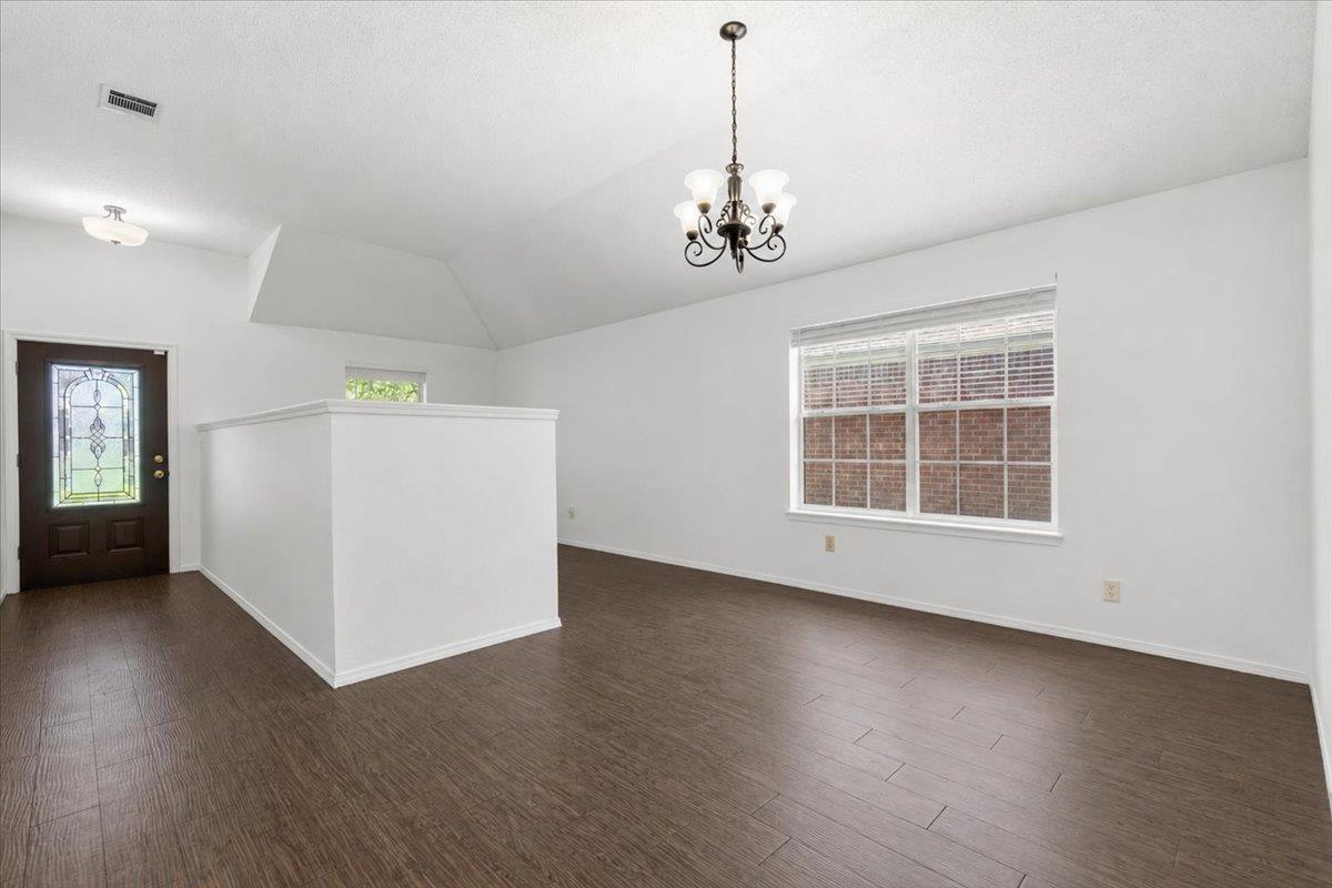 9005 Marthas DR — photo 5