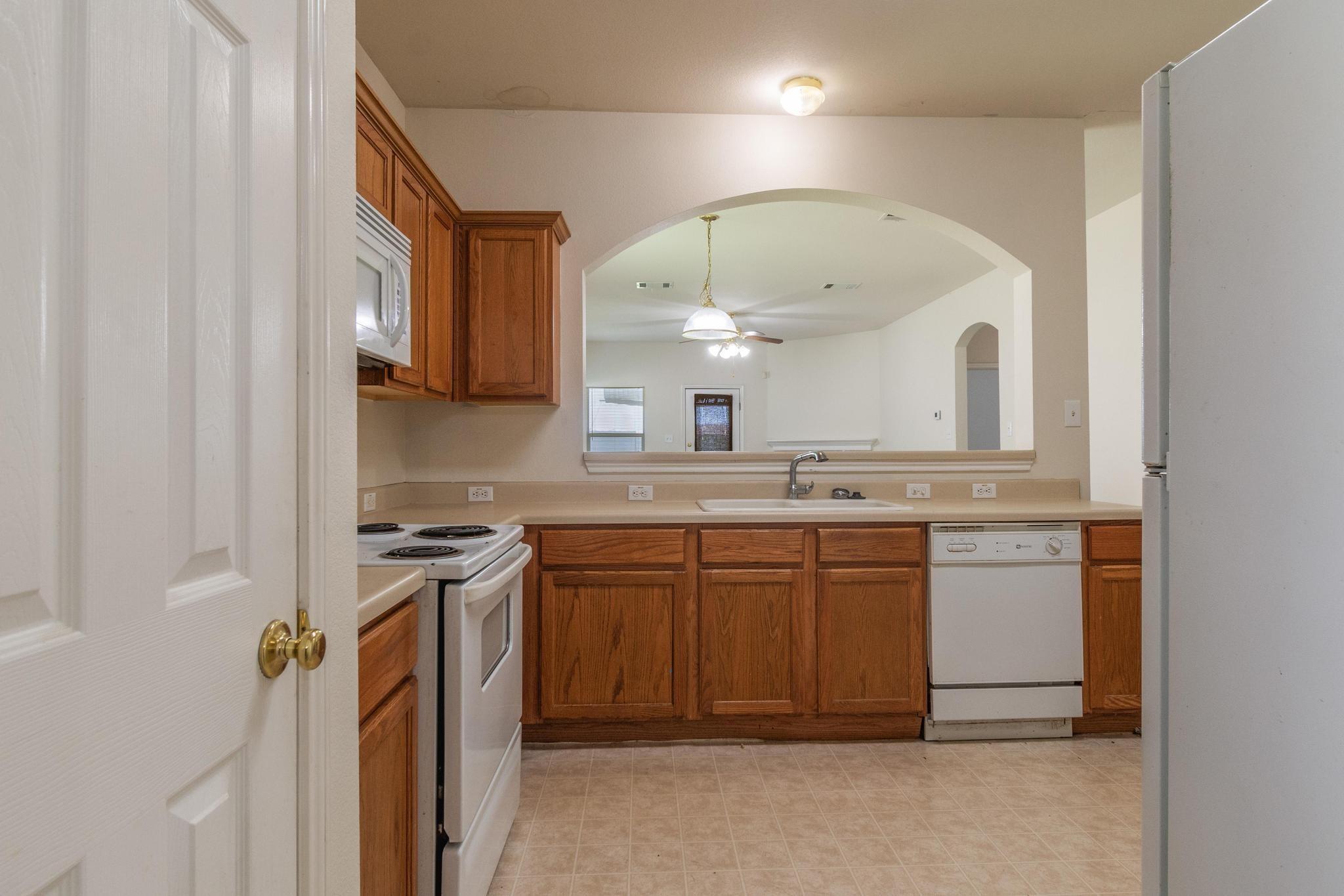 600 Wiley ST — photo 4