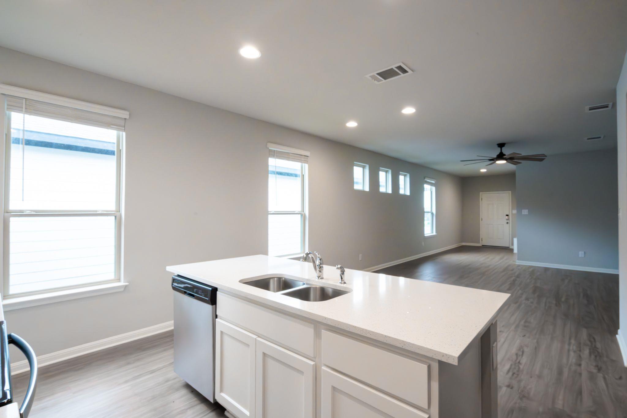 208 Kellys Heroes WAY — photo 3