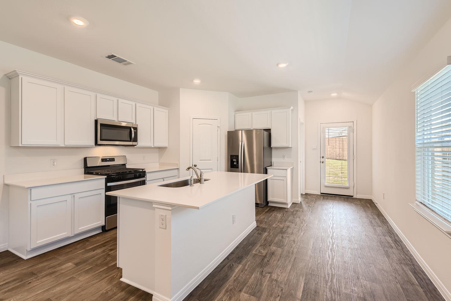 508 Gladiola LOOP — photo 4